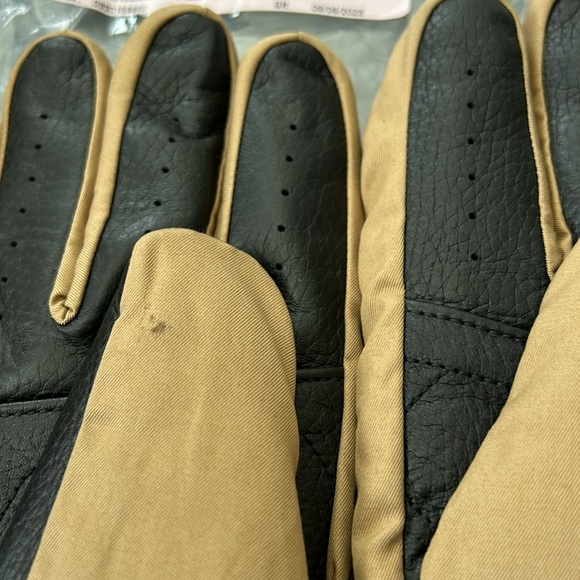 New authentic Burberry gloves - Picture 9 of 9